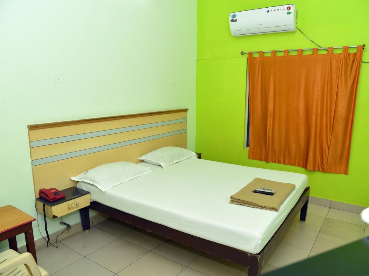 Hotel Aditya Pondicherry Esterno foto