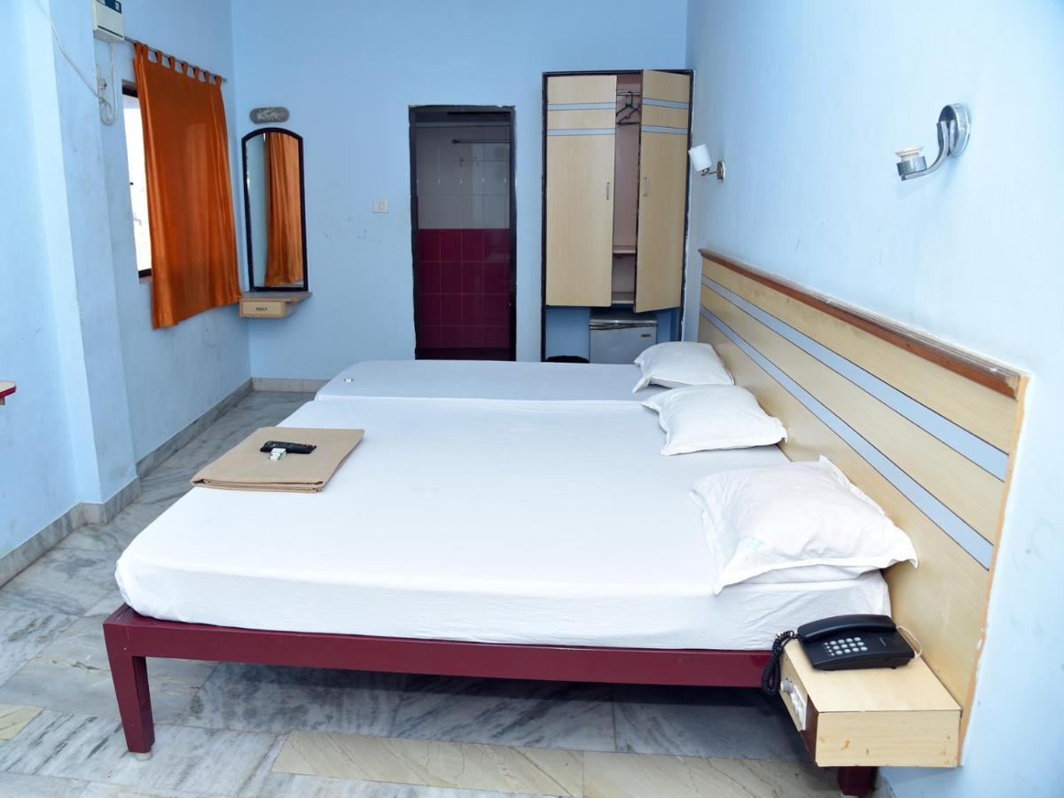Hotel Aditya Pondicherry Esterno foto