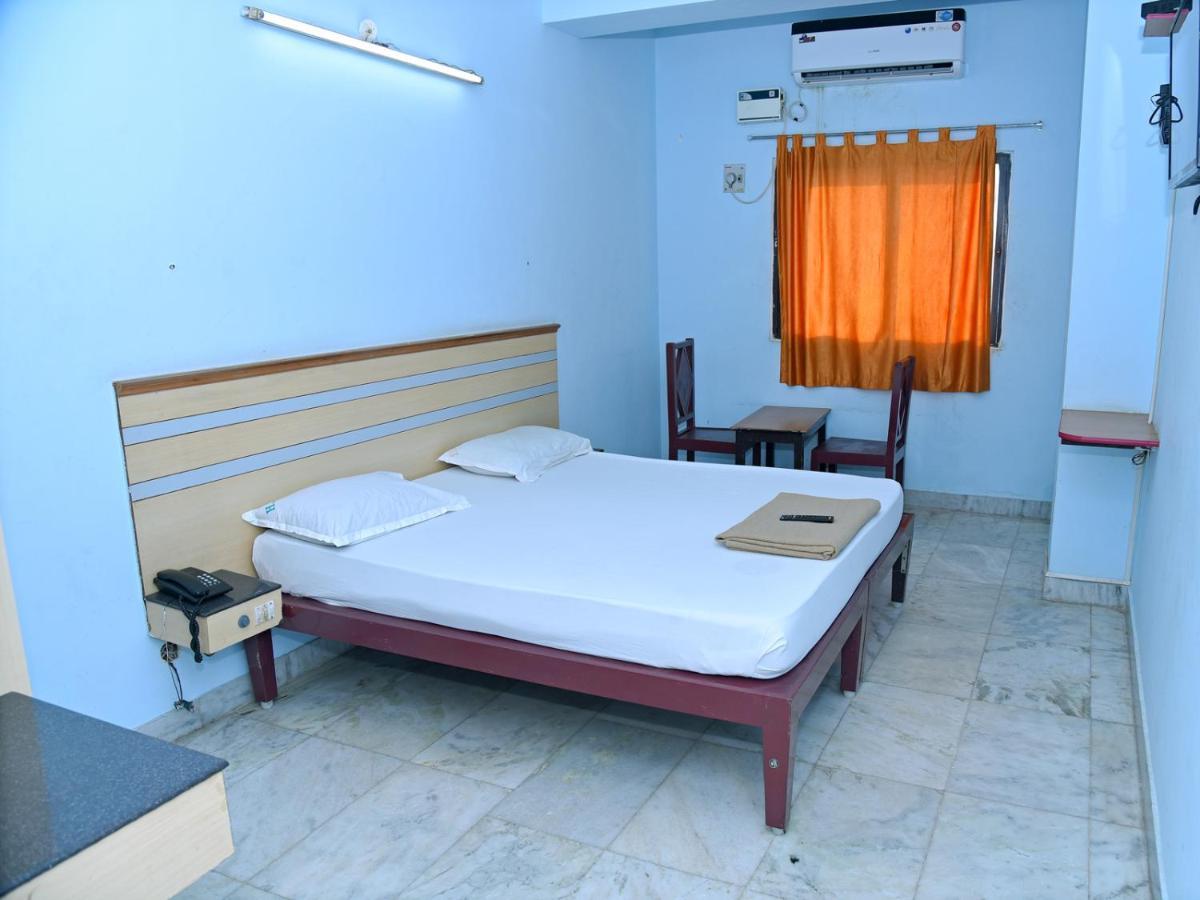 Hotel Aditya Pondicherry Esterno foto