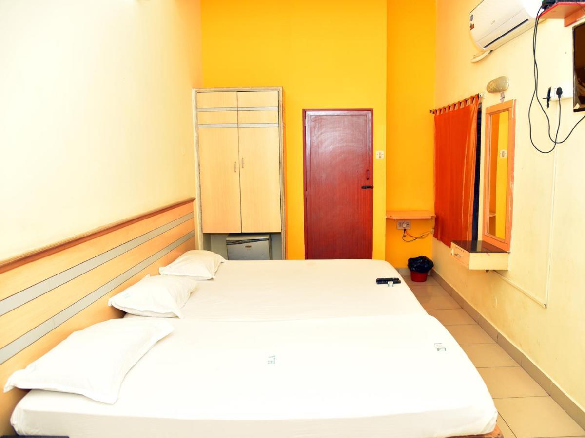 Hotel Aditya Pondicherry Esterno foto