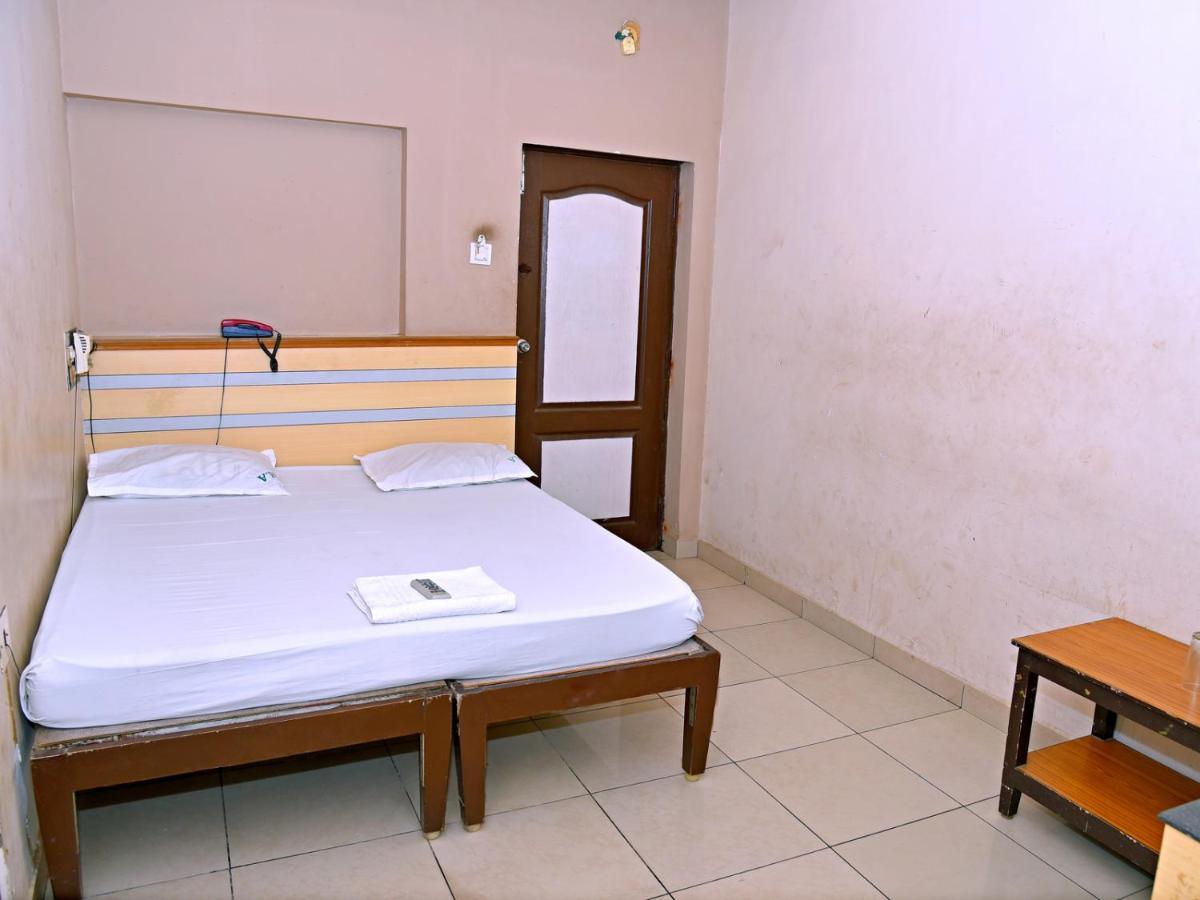 Hotel Aditya Pondicherry Esterno foto