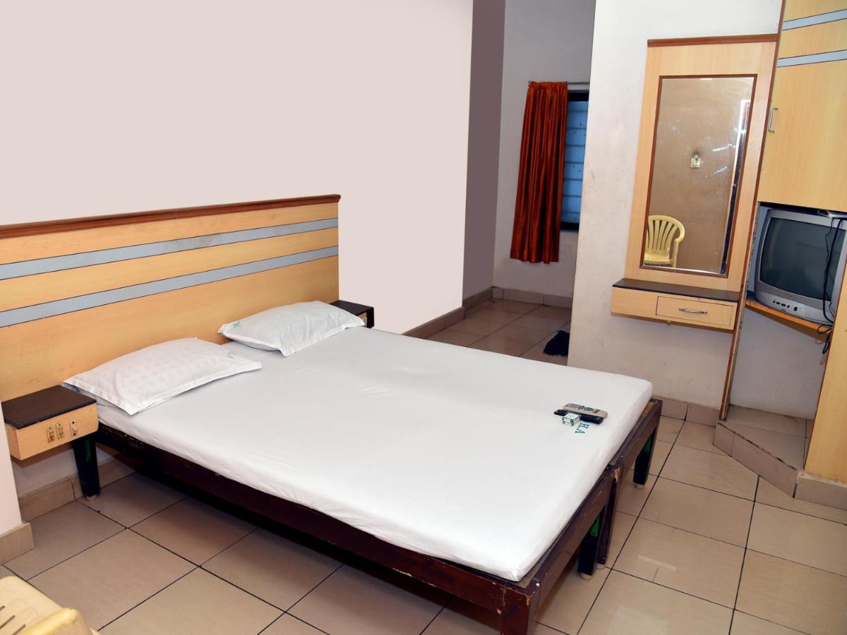 Hotel Aditya Pondicherry Esterno foto