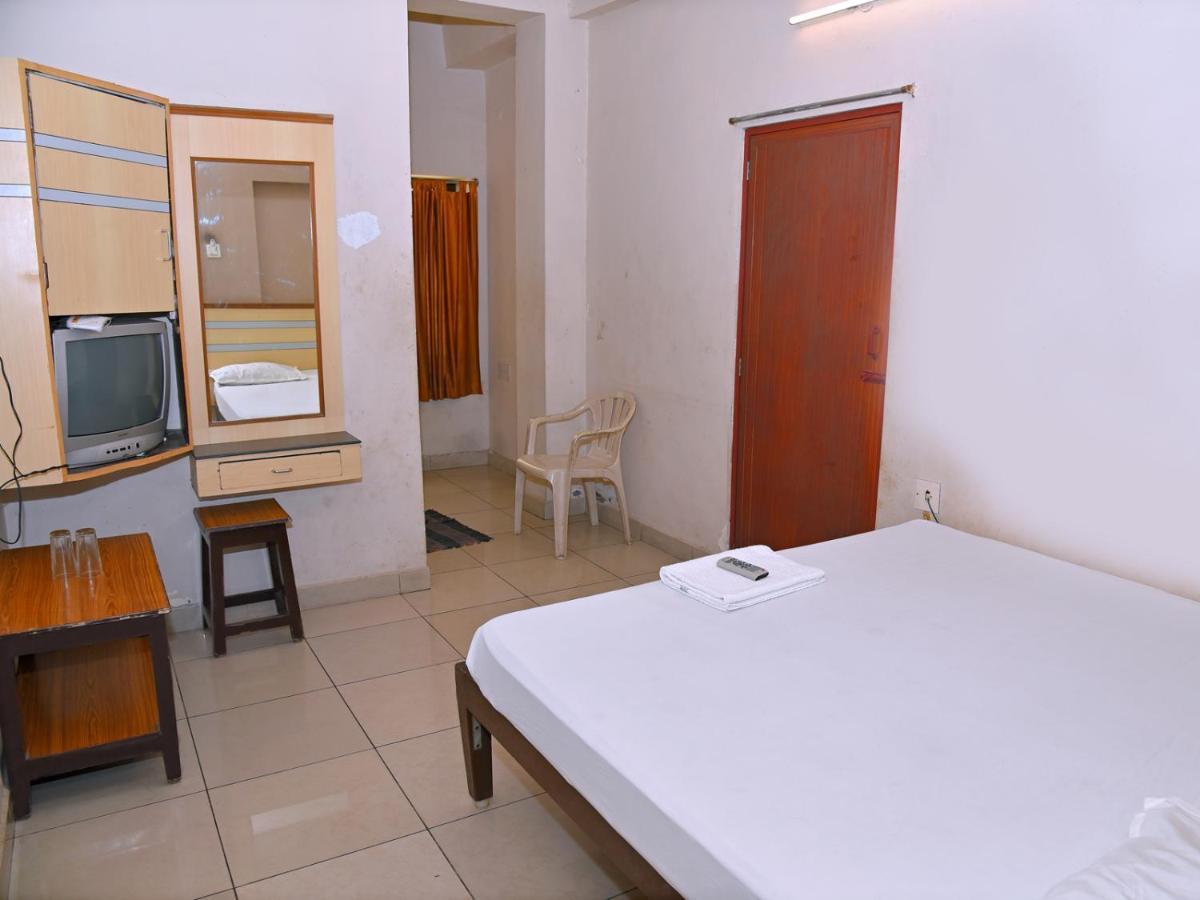 Hotel Aditya Pondicherry Esterno foto