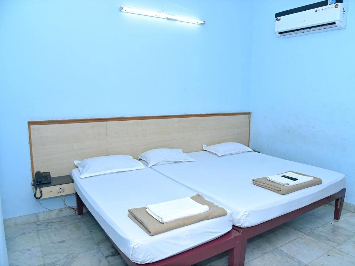 Hotel Aditya Pondicherry Esterno foto