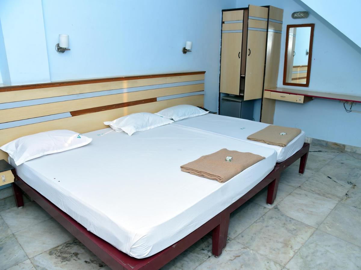 Hotel Aditya Pondicherry Esterno foto