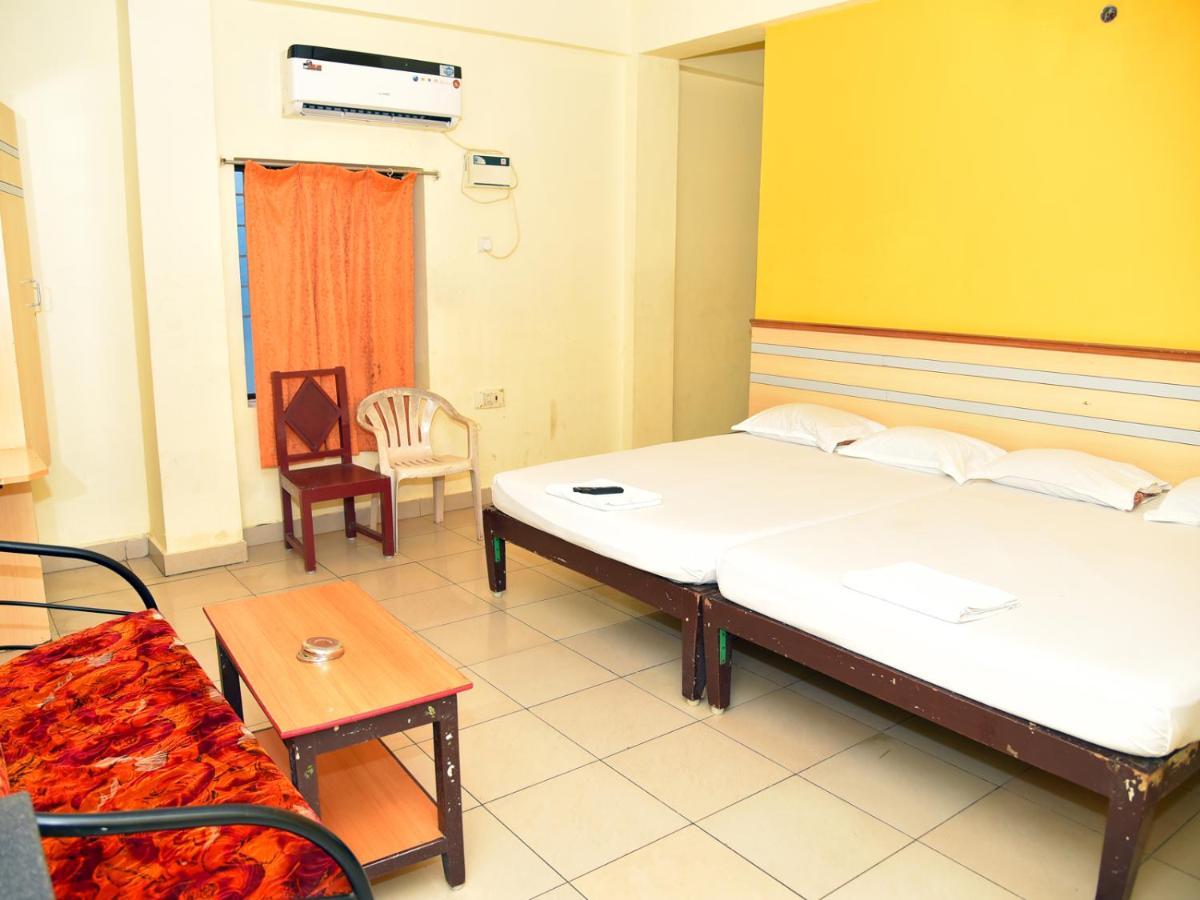 Hotel Aditya Pondicherry Esterno foto